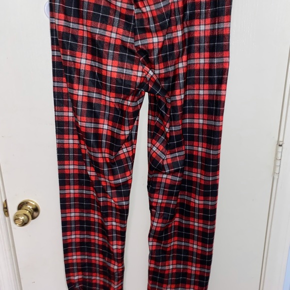 pjs and present - Picture 4 of 4